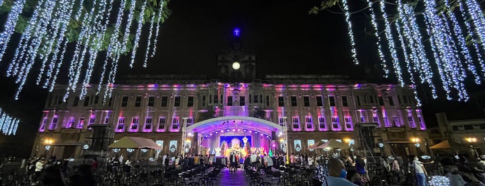 Plaza de Benavides is one of UST.