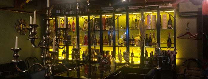 ZELDA BAR - Absinthe & Oysters & Cocktails is one of 🇺🇦Viktoriia'nın Beğendiği Mekanlar.