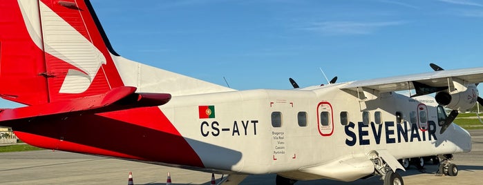 Aeródromo Municipal de Cascais is one of Aeroportos.