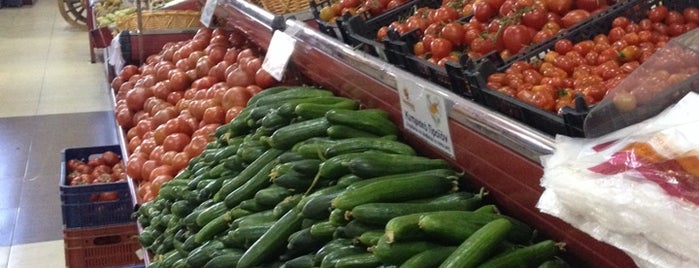 Froutopia Fruit & Vegetable Market is one of Lugares favoritos de Natalia.