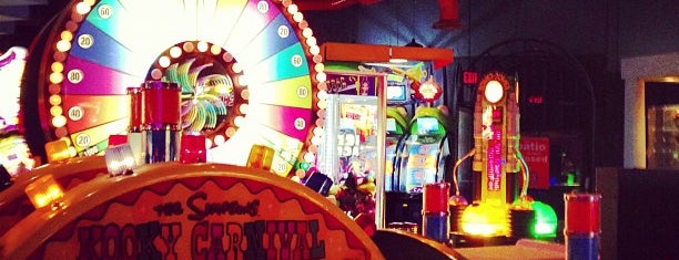 Dave & Buster's is one of Dominiquenotdom 님이 좋아한 장소.