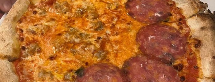 Cris'p Pizza is one of BKK_European Restaurant.