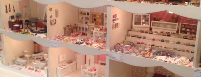 Tiny Dollhouse is one of Cute.