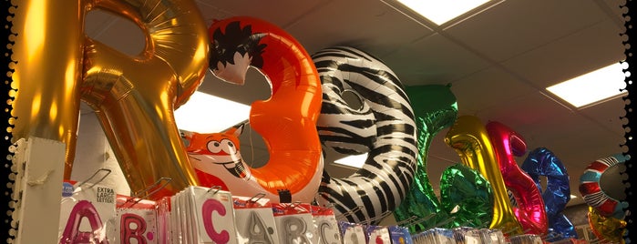Party Balloon is one of Locais curtidos por Rob.