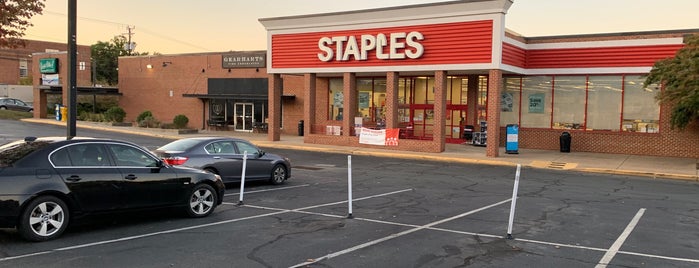 Staples is one of Kailiさんのお気に入りスポット.