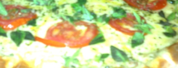 Na Melhor Hora Pizza Gourmet is one of Posti che sono piaciuti a Thais.
