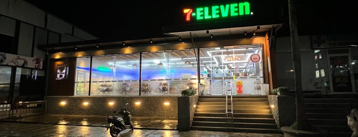 7-Eleven is one of Пхукет.