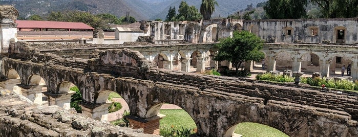 Convento Santa Clara is one of Tempat yang Disukai Liliana.