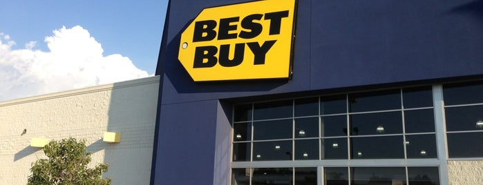 Best Buy is one of Timothyさんのお気に入りスポット.