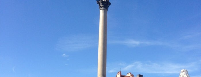 Columna de Segismundo III is one of Warsaw.