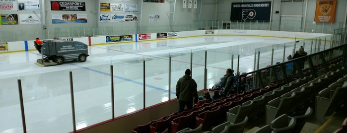 Alder Street Rec Center is one of Hockey.