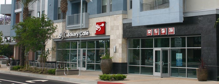 85C Bakery Cafe is one of Locais salvos de Billy.