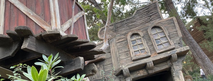 Pirate's Lair on Tom Sawyer Island is one of Kevin : понравившиеся места.