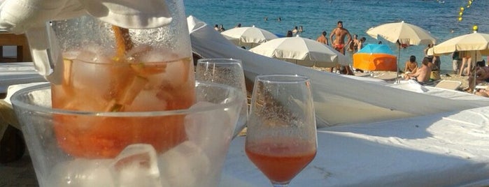 Cala Bassa Beach Club (CBbC) is one of Mediterranian. Море, пляжи.