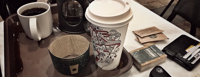 Starbucks is one of Hulyaさんのお気に入りスポット.