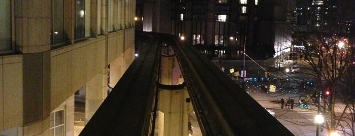 Westlake Center Mall Station - Seattle Center Monorail is one of Orte, die Sergio M. 🇲🇽🇧🇷🇱🇷 gefallen.