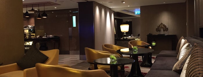 Horizon Club Lounge is one of Savvy Traveller.