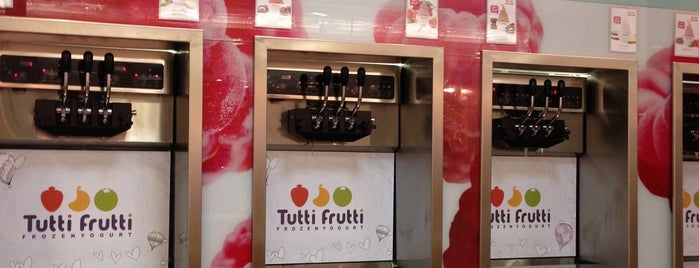 Tutti Frutti Frozen Yogurt is one of Дешёвая Москва.