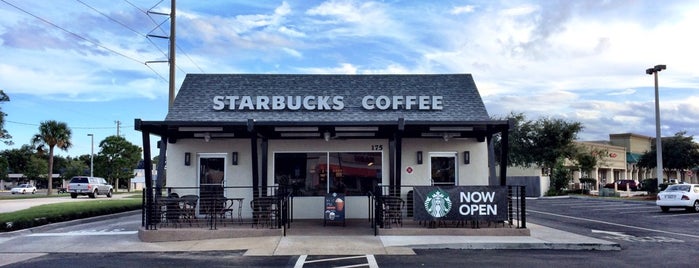 Starbucks is one of สถานที่ที่ Kris ถูกใจ.