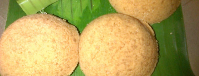 Putu Cangkir Pa'baeng-baeng is one of Favorite Food.
