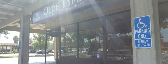 Olde Tyme Pastries is one of สถานที่ที่ David ถูกใจ.