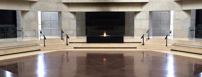 United States Holocaust Memorial Museum is one of Washington DC.