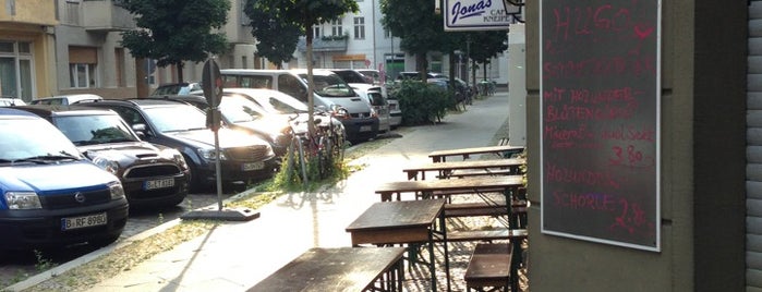 Café Kneipe Jonas is one of สถานที่ที่ larsomat ถูกใจ.