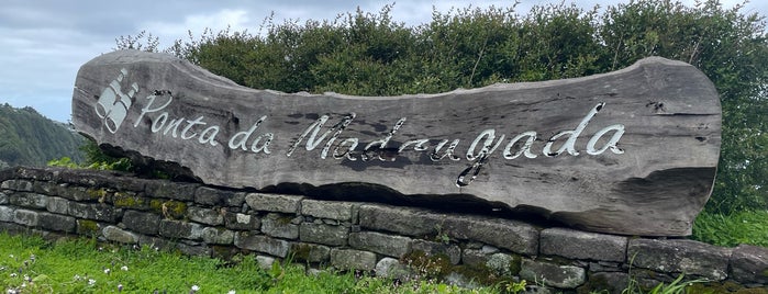 Ponta da Madrugada is one of AZ.