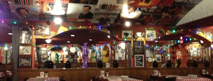 Buca di Beppo is one of The 9 Best Places for Vodka in Santa Clarita.