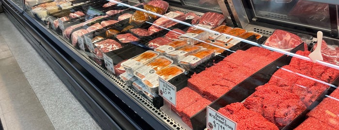 Everett's Foods & Meats is one of Landmarks.