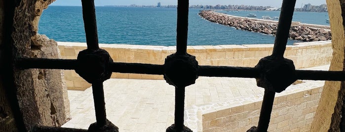 Citadel of Qaitbay is one of Locais salvos de Queen.