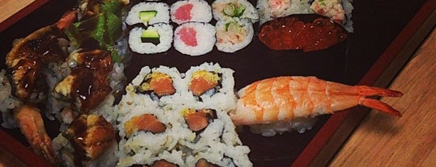 Sushi Den is one of Locais curtidos por barbee.