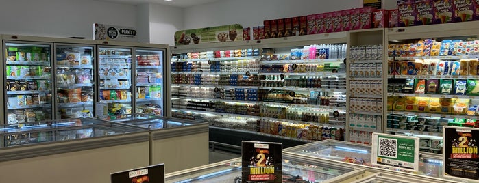 Lulu Hypermarket is one of Qatar.