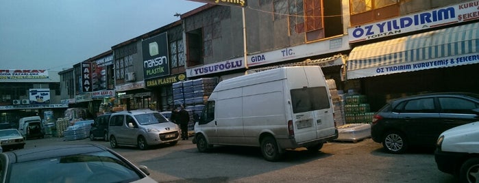 Yusufoğlu Market is one of Lieux qui ont plu à Sinan.