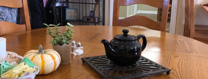 Queen's Cuisine Tea Room is one of To try in Edwardsville.