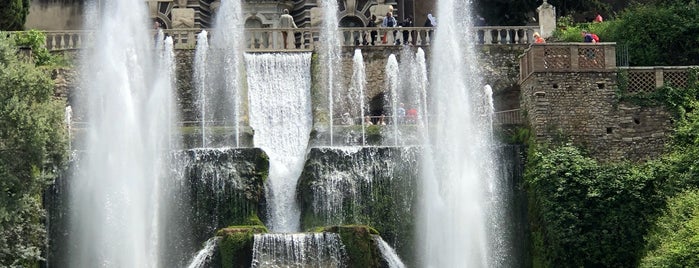 Villa d'Este is one of Tempat yang Disukai Alex.