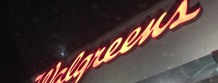 Walgreens is one of Lieux qui ont plu à Kimberly.