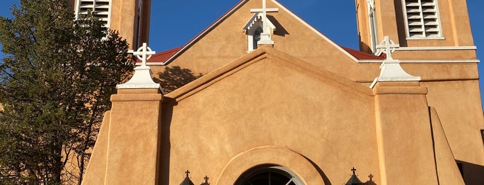 San Felipe De Neri Catholic Church is one of Locais curtidos por Frank.