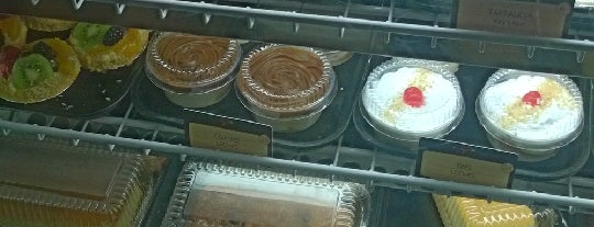 Pinecrest Bakery is one of Ana’s Liked Places.