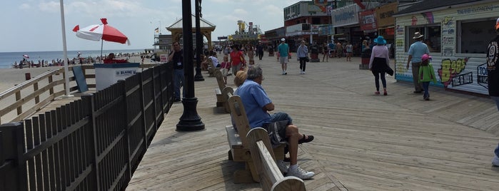 Seaside Heights Boardwalk is one of Tempat yang Disukai Spencer.