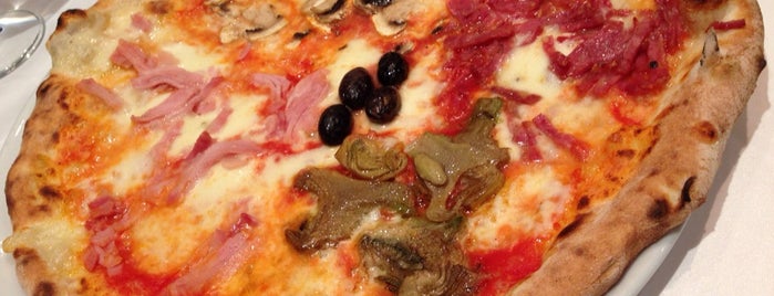 La Bella Napoli is one of The 15 Best Places for Pizza in Barcelona.