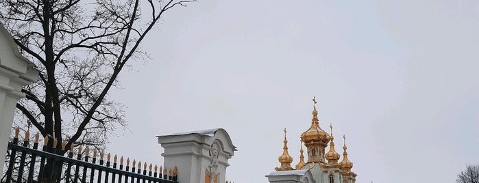 Peterhof is one of UNESCO World Heritage Sites in Russia / ЮНЕСКО.