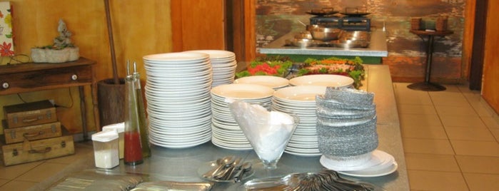 Via Gourmet is one of Tempat yang Disukai Renan.