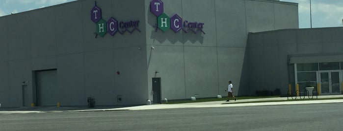 THC Center is one of สถานที่ที่ Chris ถูกใจ.