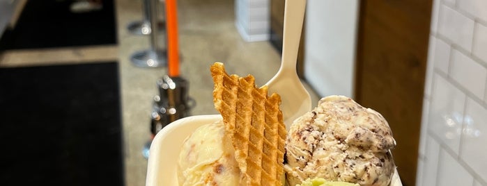 Jeni's Splendid Ice Creams is one of Newman's Recommended Places.
