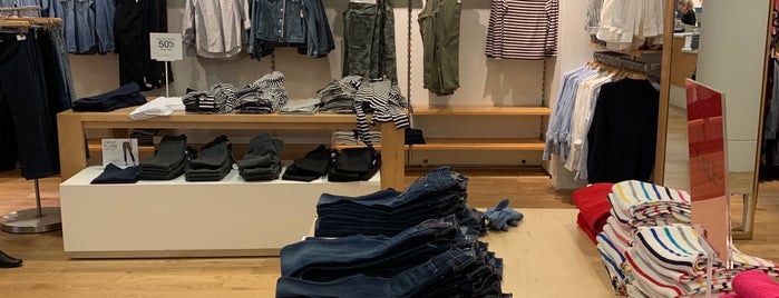 GAP is one of Clothes.