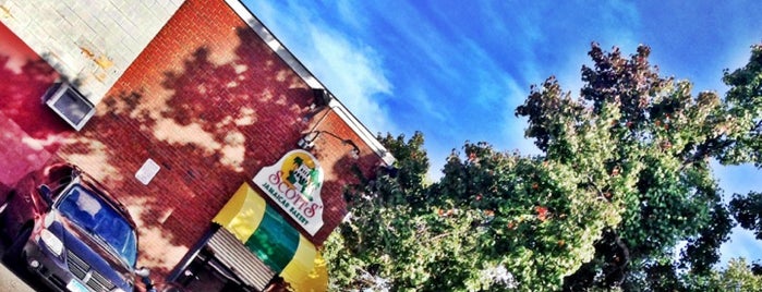 Scotts Jamaican Bakery is one of Lugares favoritos de P.