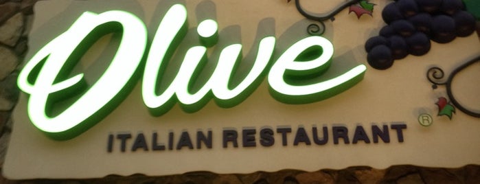 Olive Italian Restaurant is one of Lieux qui ont plu à Freddy.