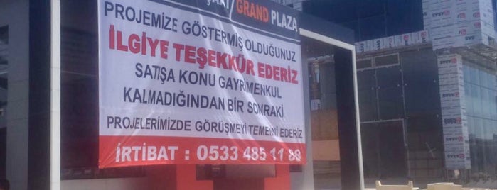 Arıkanlar Grand Plaza is one of Locais curtidos por Emre.