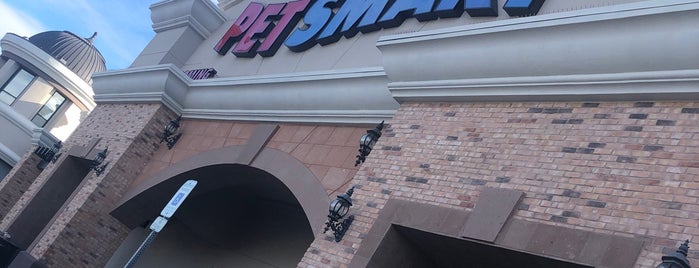 PetSmart is one of Stephanieさんのお気に入りスポット.
